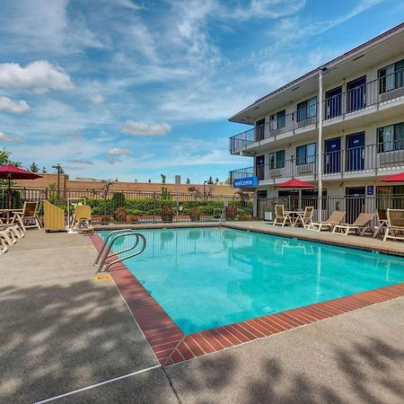 Motel 6-Kirkland, Wa - North Къркланд Екстериор снимка