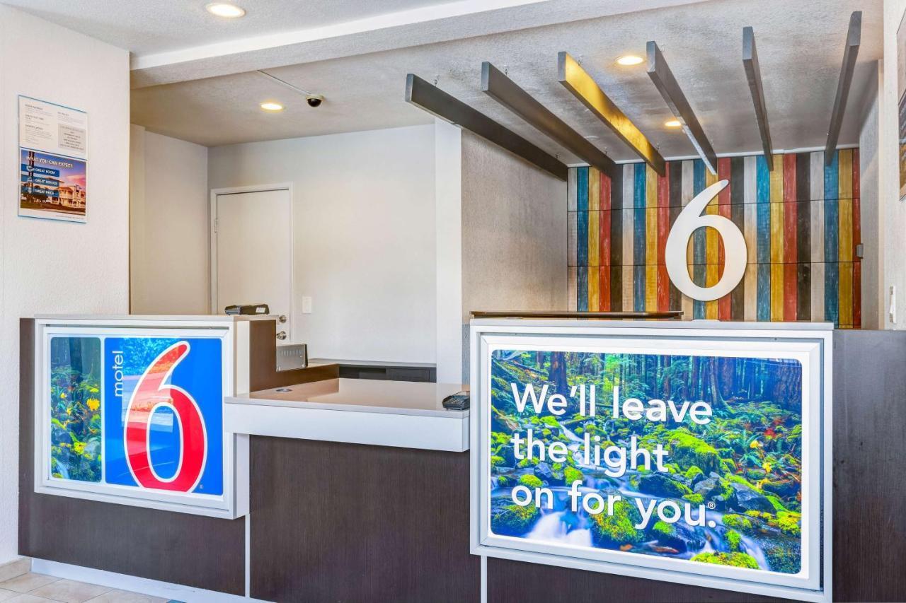 Motel 6-Kirkland, Wa - North Къркланд Екстериор снимка