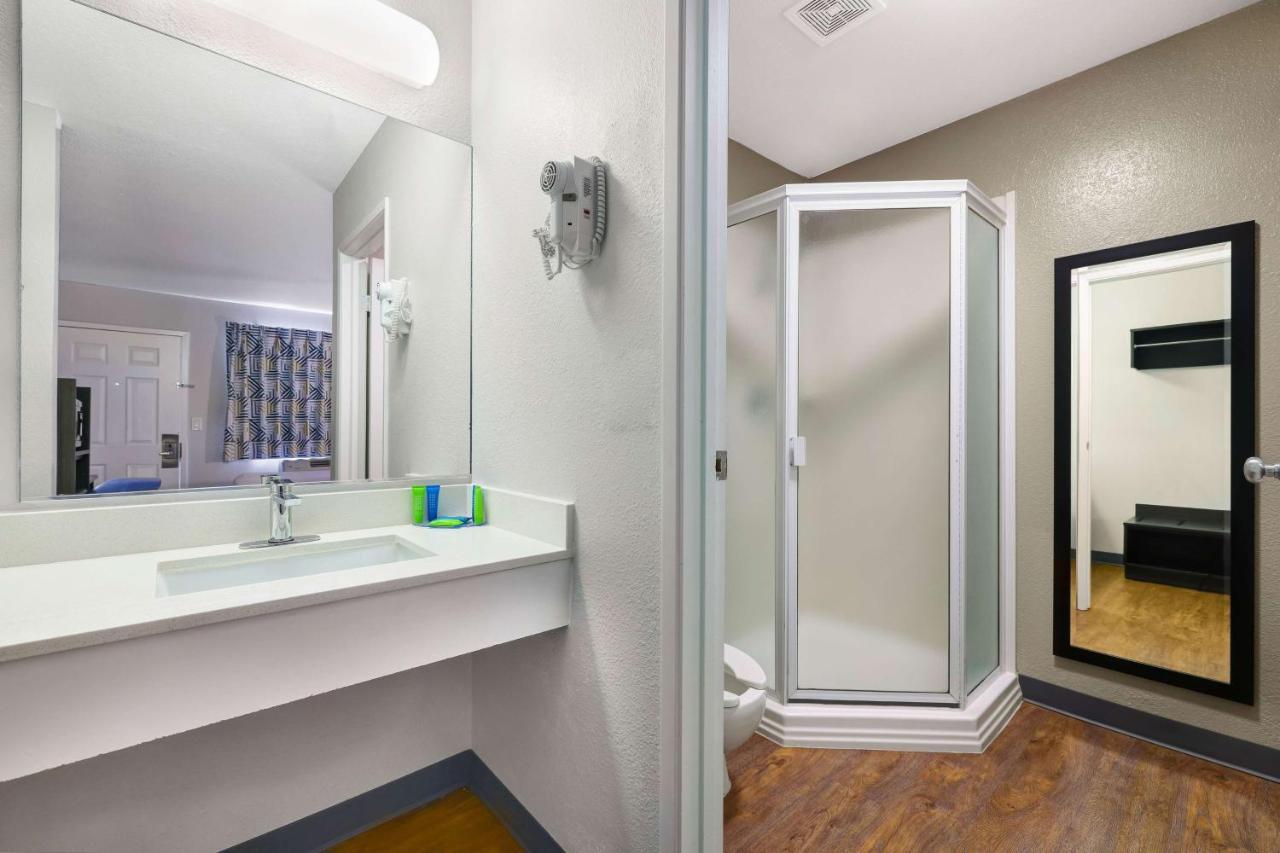 Motel 6-Kirkland, Wa - North Къркланд Екстериор снимка