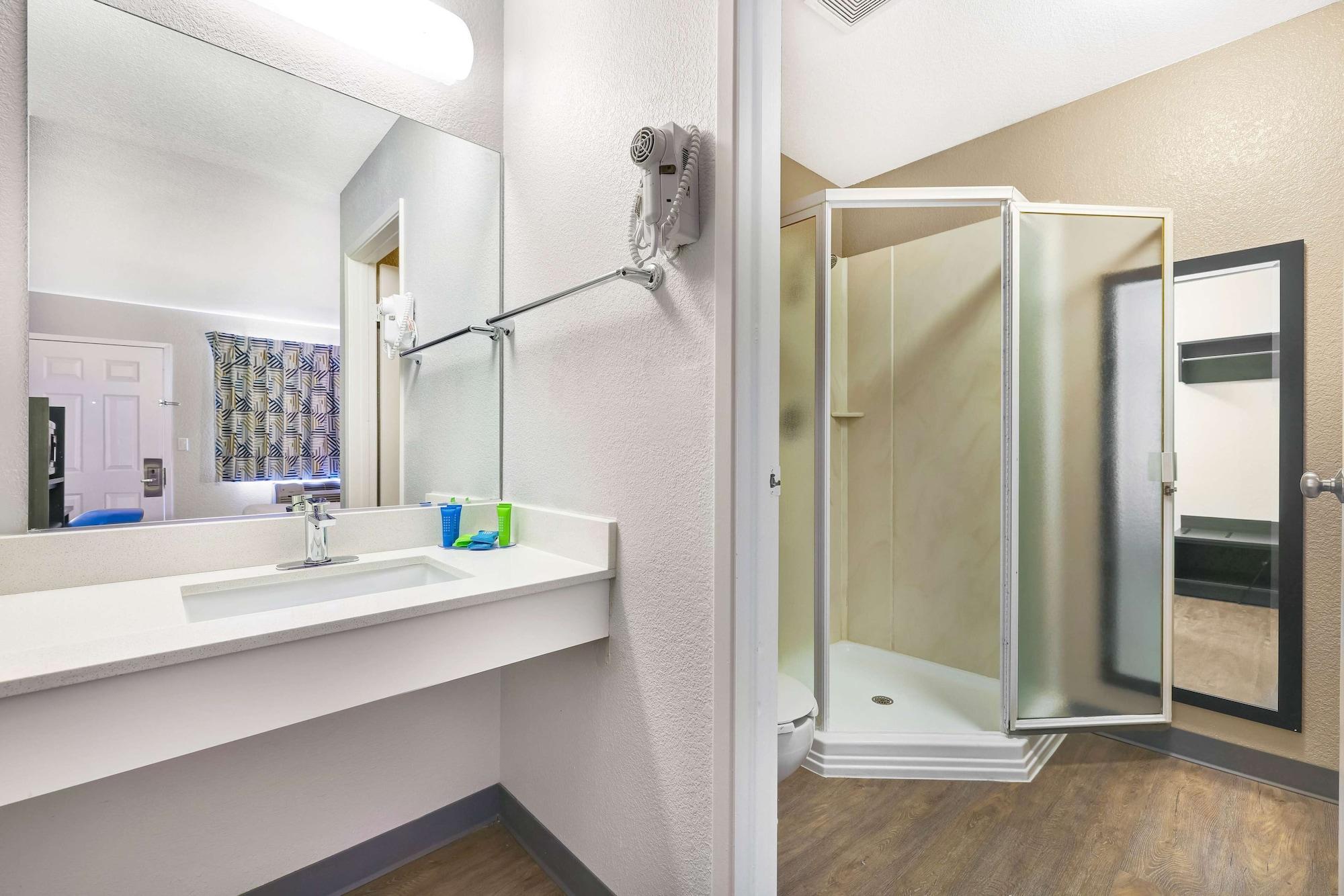 Motel 6-Kirkland, Wa - North Къркланд Екстериор снимка