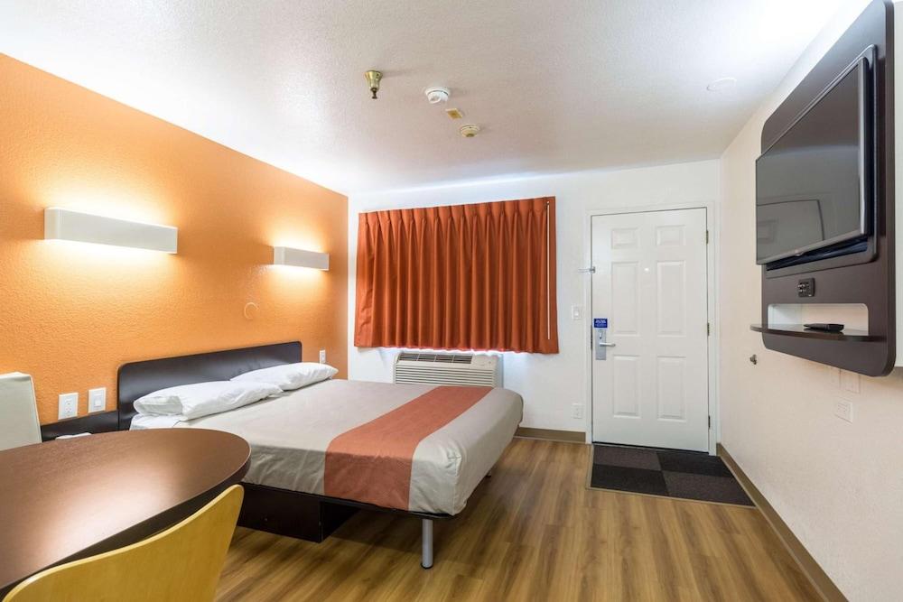Motel 6-Kirkland, Wa - North Къркланд Екстериор снимка