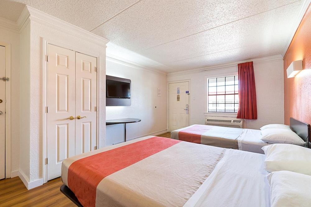 Motel 6-Kirkland, Wa - North Къркланд Екстериор снимка
