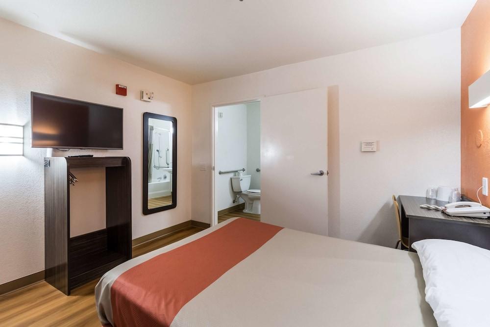 Motel 6-Kirkland, Wa - North Къркланд Екстериор снимка