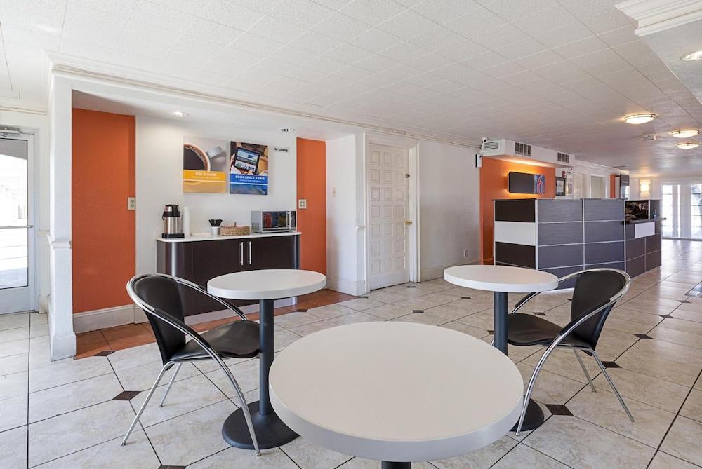 Motel 6-Kirkland, Wa - North Къркланд Екстериор снимка