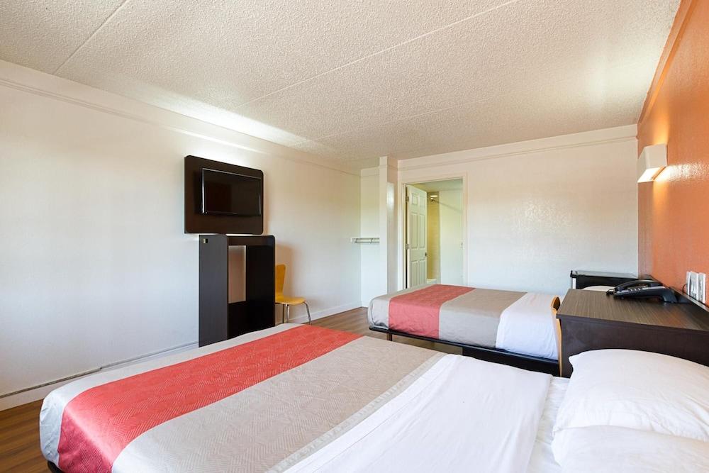 Motel 6-Kirkland, Wa - North Къркланд Екстериор снимка
